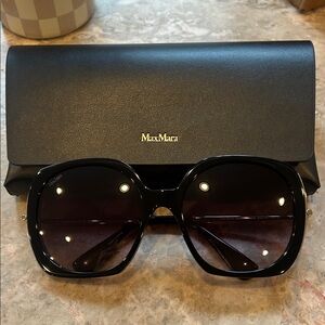 New MaxMara Elegant Black Sunglasses